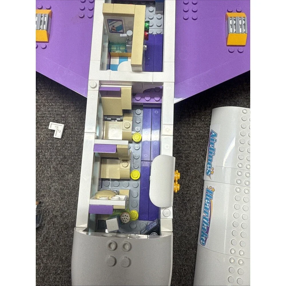 LEGO Friends Heartlake City Airport (41109)